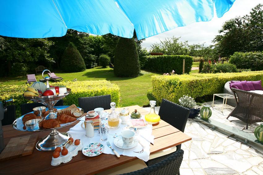 Bed and Breakfast Le Domaine Du Lieu Athan ,Reserve Aux Adultes Saint-Gatien-des-Bois Экстерьер фото